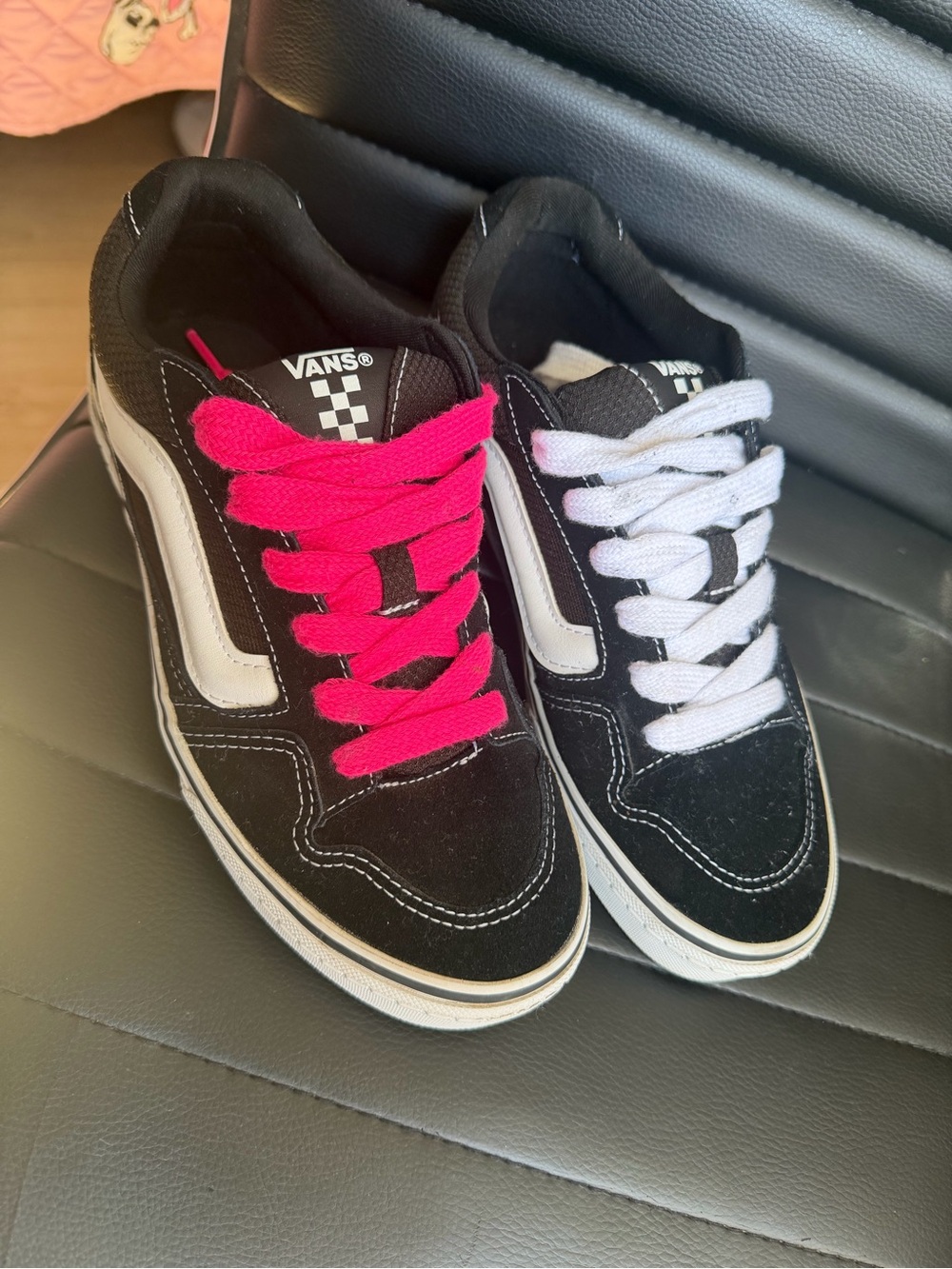 Vans men’s Black Low-Top Sneakers with Pink and White Laces